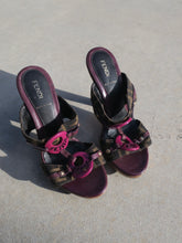 Load image into Gallery viewer, Y2K Fendi Zucca Platform Wood Heels-sz 6