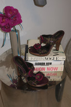 Load image into Gallery viewer, Y2K Fendi Zucca Platform Wood Heels-sz 6