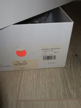 Load image into Gallery viewer, Y2K Manolo Blahnik Suede/Patent Kitten Heels-sz 6.5
