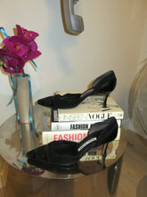 Load image into Gallery viewer, Y2K Manolo Blahnik Suede/Patent Kitten Heels-sz 6.5
