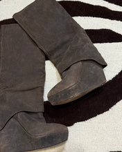 Load image into Gallery viewer, Elizabeth &amp; James Soft Slouchy Leather Boots-sz 10
