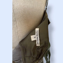 Load image into Gallery viewer, Italian Army Green Mini-sz S
