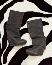 Load image into Gallery viewer, Elizabeth &amp; James Soft Slouchy Leather Boots-sz 10
