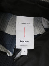 Load image into Gallery viewer, Fabrique Pleated Illusion Checked Blouse-S
