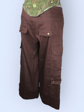 Load image into Gallery viewer, Cache City Girl Pocketed Capris-sz 2
