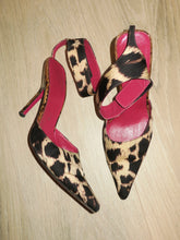 Load image into Gallery viewer, Y2k Emanuel Ungaro Leopard Heels-sz 8.5
