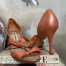Load image into Gallery viewer, Manolo Blahnik Peach Glam Heels-sz 8.5
