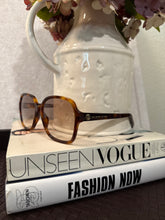 Load image into Gallery viewer, Marc Jacobs 70s Style Sunglasses
