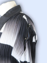 Load image into Gallery viewer, Fabrique Pleated Illusion Checked Blouse-S
