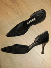 Load image into Gallery viewer, Y2K Manolo Blahnik Suede/Patent Kitten Heels-sz 6.5
